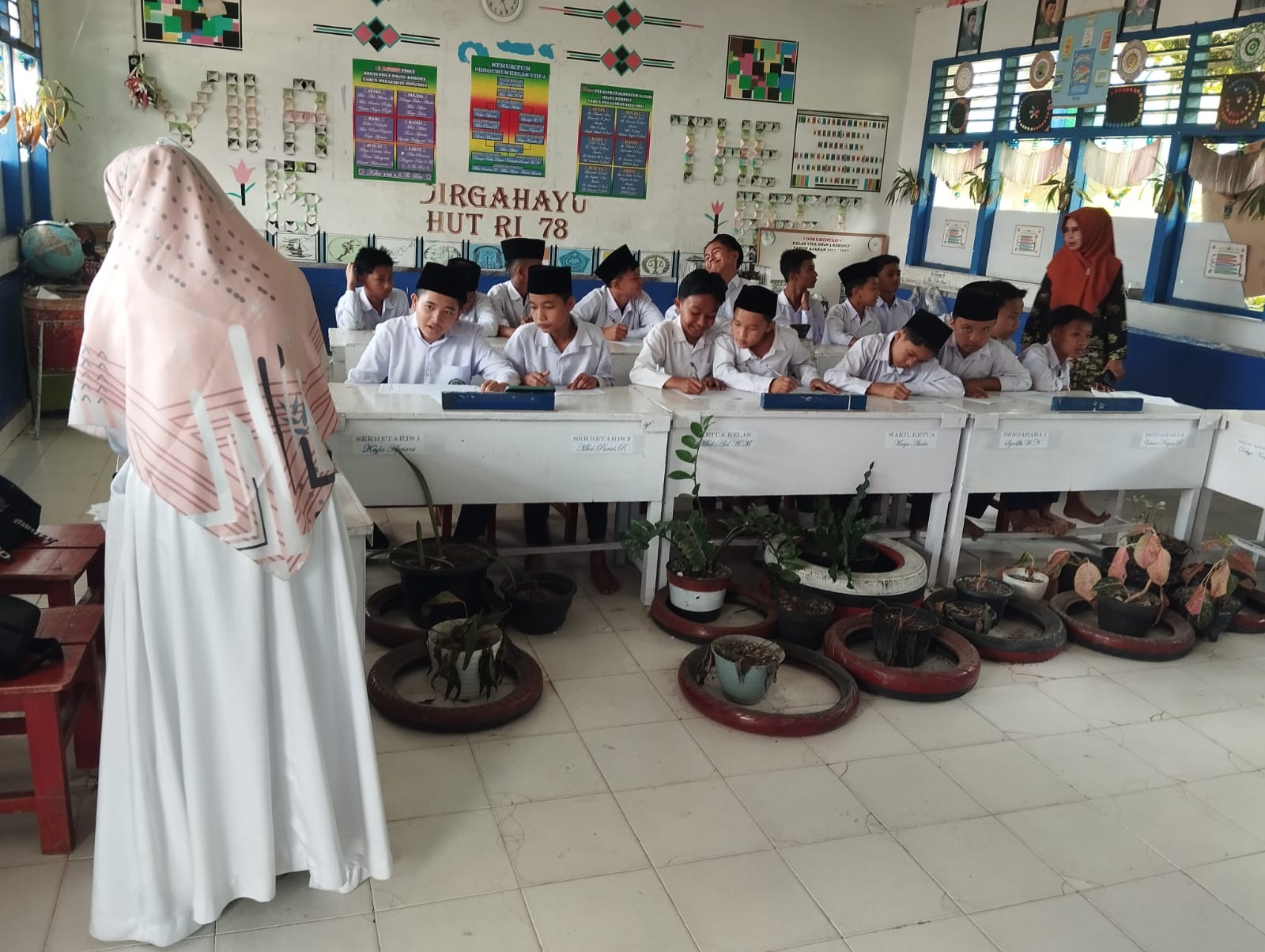 MTsN 3 KERINCI KEDATANGAN TIM KESEHATAN DARI PUSKESMAS SITINJAU LAUT DALAM RANGKA UPAYA BERHENTI MEROKOK PADA SISWA MTsN KERINCI YANG MEROKOK
